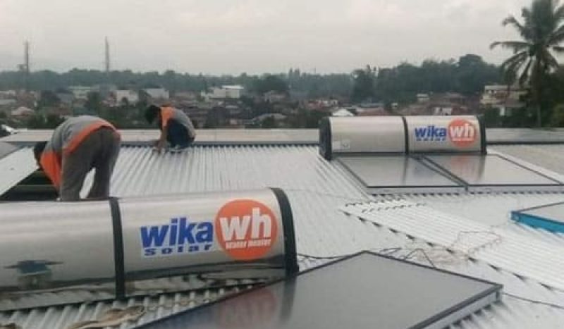 Perbedaan WIKA Solar Water Heater dan Electric Water Heater dari sisi biaya, instalasi, efisiensi, dan kebutuhan rumah.